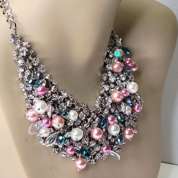 Crystal Rhinestones and Colourful Pearl Bib Collar Statement Choker Necklace - Picture 9 of 16